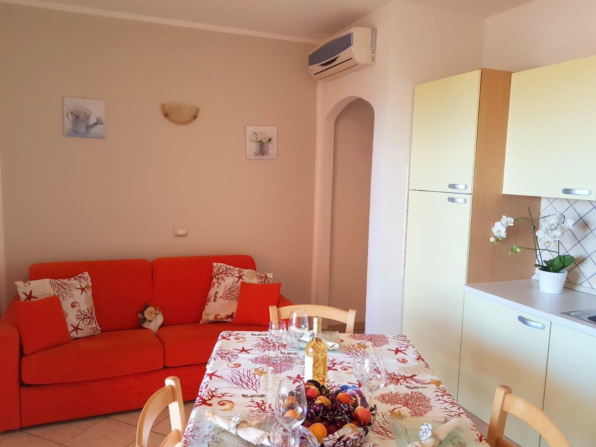 Residence Pala Stiddata Trinita d'Agultu e Vignola Exterior foto
